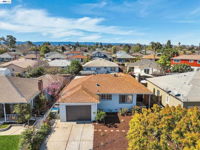 147 Wisteria Dr, East Palo Alto, CA 94303