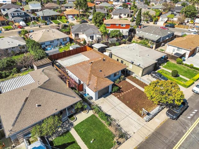 147 Wisteria Dr, East Palo Alto, CA 94303