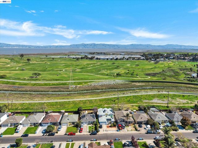 147 Wisteria Dr, East Palo Alto, CA 94303