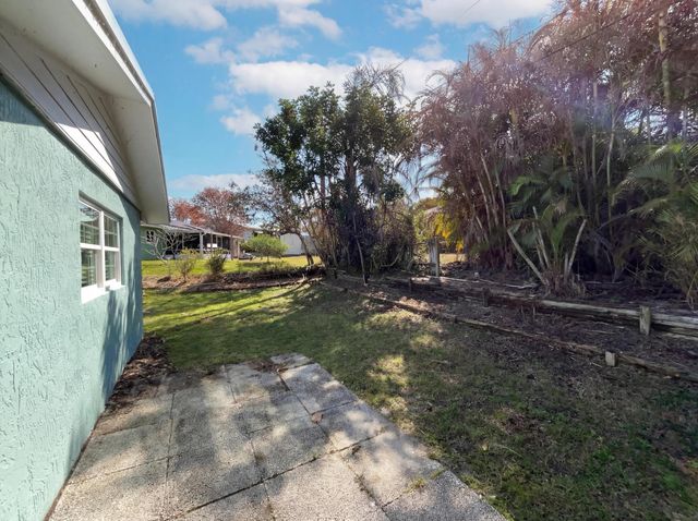 1930 NE 23rd Terrace, Jensen Beach, FL 34957