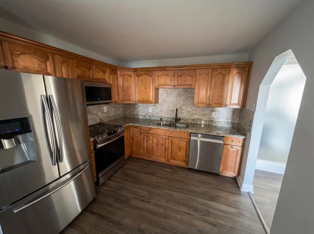 1930 NE 23rd Terrace, Jensen Beach, FL 34957