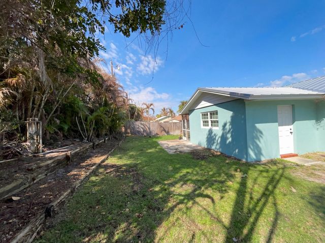 1930 NE 23rd Terrace, Jensen Beach, FL 34957