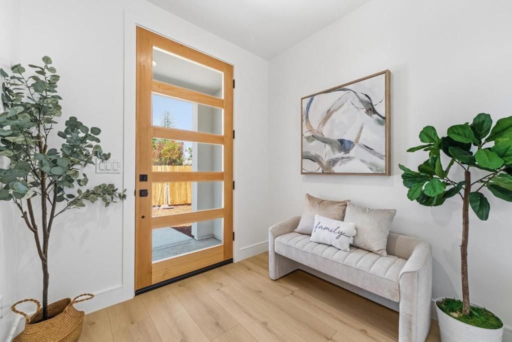 Image 3 of property listing at Sequoia Avenue, Redwood City, CA 94061