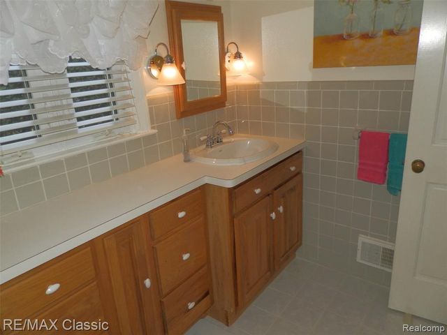 14921 Delaware Avenue, Redford, MI 48239
