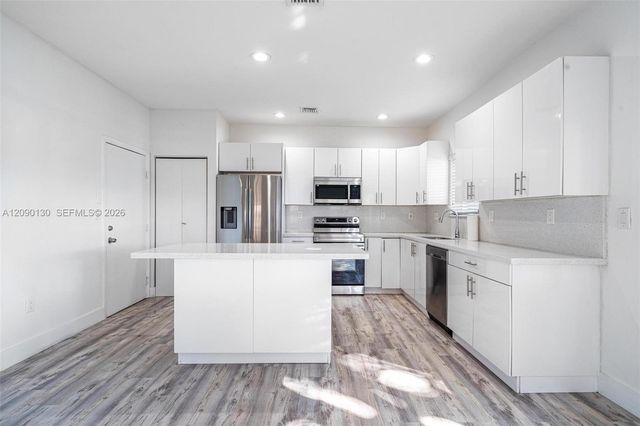 16350 SW 50th Terrace, Miami, FL 33185