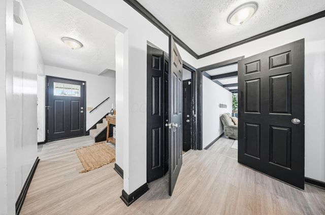 5560 Fescue Drive, Hilliard, OH 43026