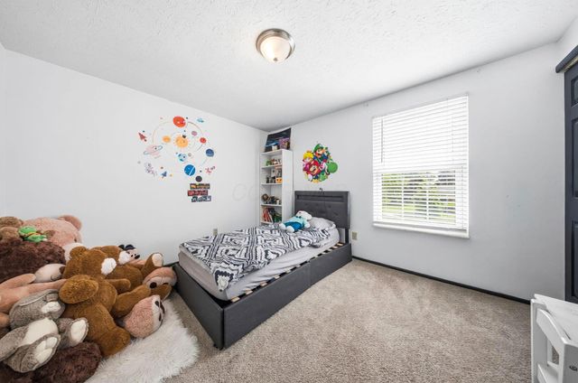 5560 Fescue Drive, Hilliard, OH 43026