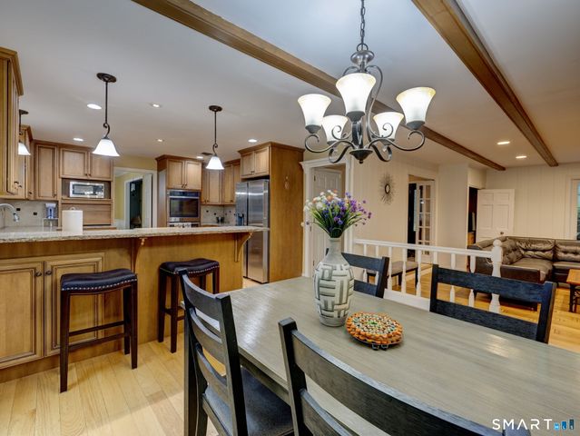 49 Beverly Drive, Avon, CT 06001
