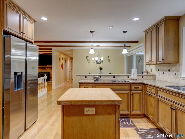 49 Beverly Drive, Avon, CT 06001