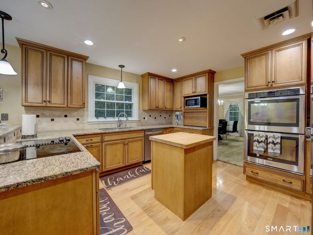49 Beverly Drive, Avon, CT 06001