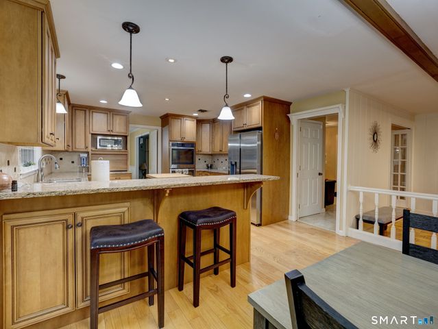 49 Beverly Drive, Avon, CT 06001