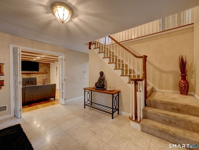 49 Beverly Drive, Avon, CT 06001