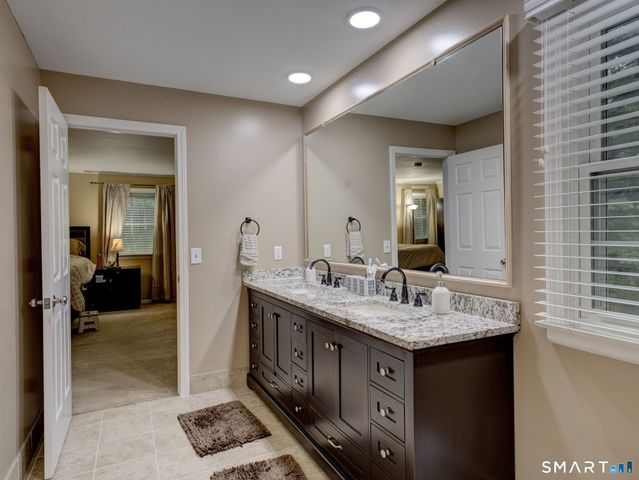 49 Beverly Drive, Avon, CT 06001