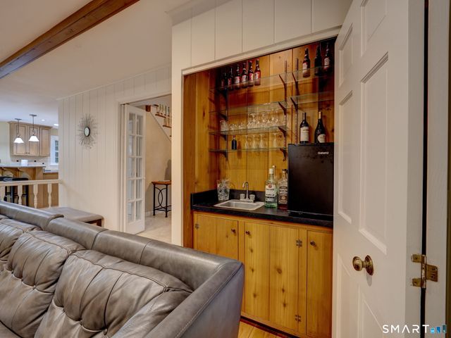 49 Beverly Drive, Avon, CT 06001