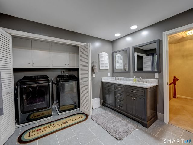 49 Beverly Drive, Avon, CT 06001