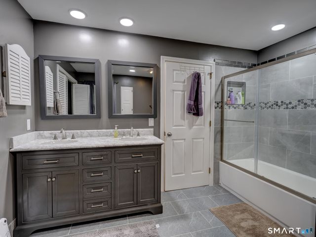 49 Beverly Drive, Avon, CT 06001