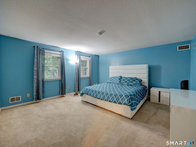 49 Beverly Drive, Avon, CT 06001