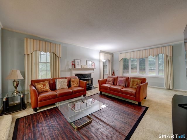 49 Beverly Drive, Avon, CT 06001