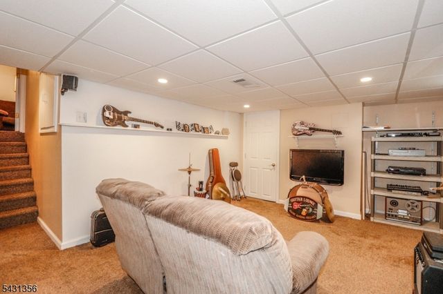 94 Hayes Ave, Clark Twp., NJ 07066