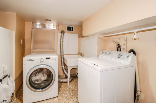 94 Hayes Ave, Clark Twp., NJ 07066