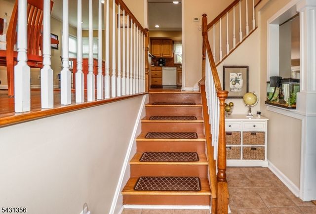 94 Hayes Ave, Clark Twp., NJ 07066