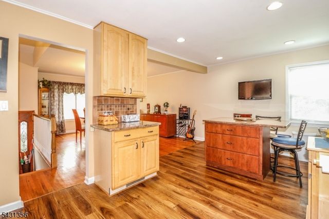 94 Hayes Ave, Clark Twp., NJ 07066