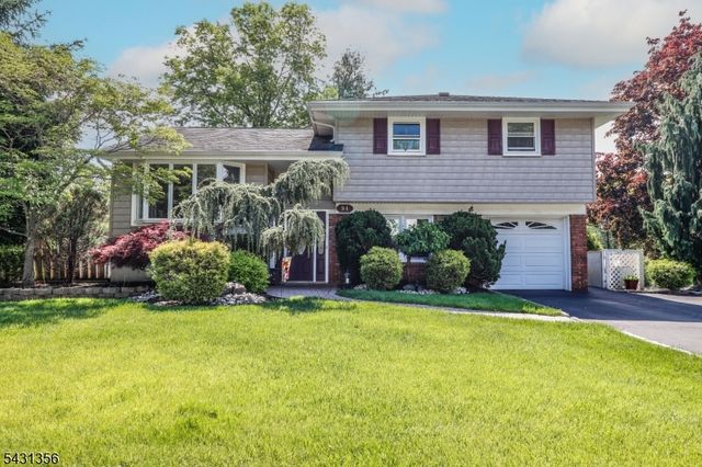 94 Hayes Ave, Clark Twp., NJ 07066