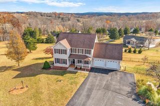 1087 Lake Front Court, Bedford, VA 24523