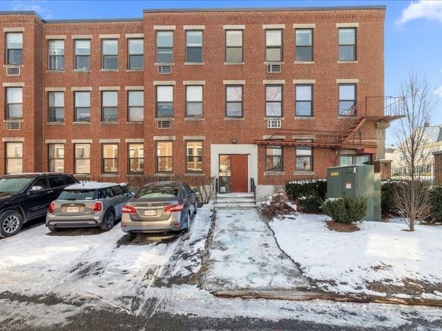 1 Cypress Rd 107, Boston, MA 02135