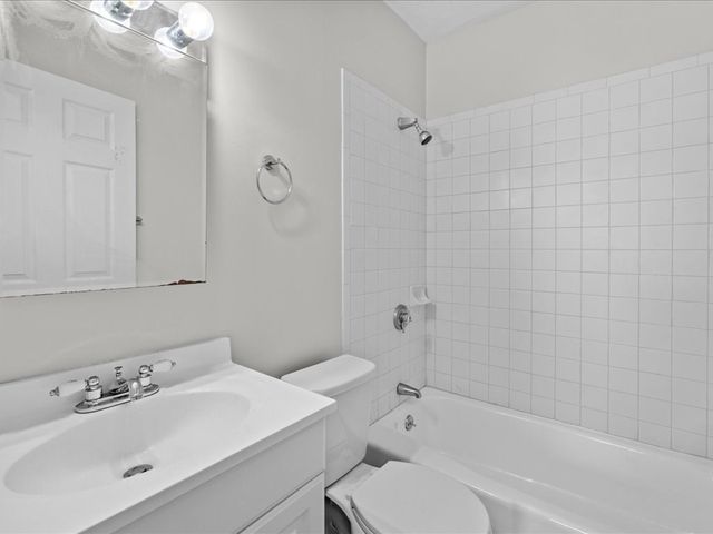 1 Cypress Rd 107, Boston, MA 02135
