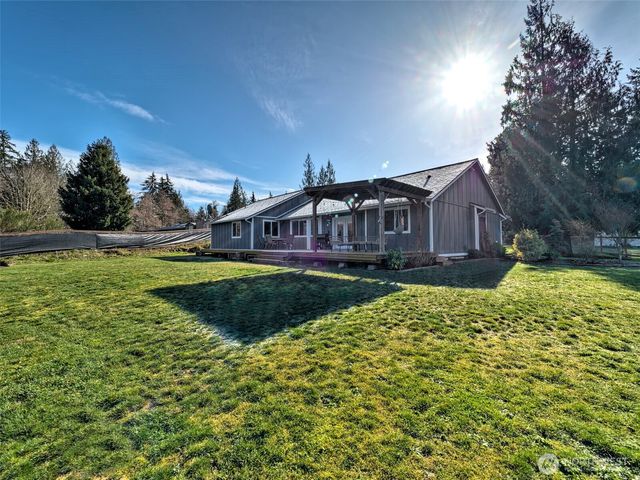 235 E Heights Place N, Belfair, WA 98528