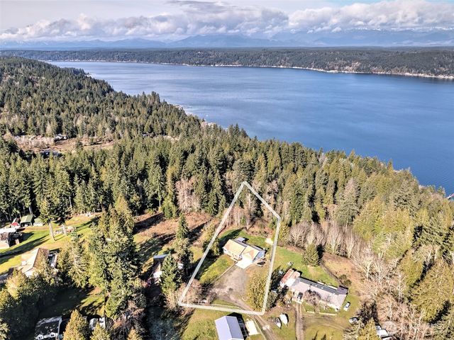 235 E Heights Place N, Belfair, WA 98528