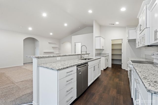 4210 Cove West, Moses Lake, WA 98837