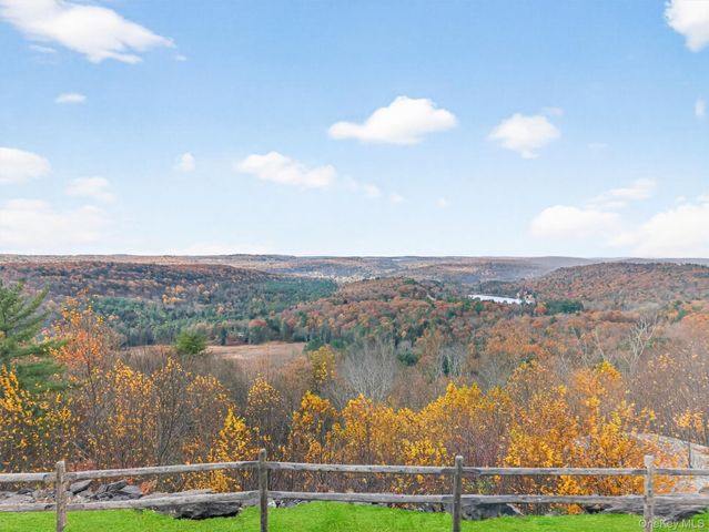 152 Wood Oak Drive, Narrowsburg, NY 12764