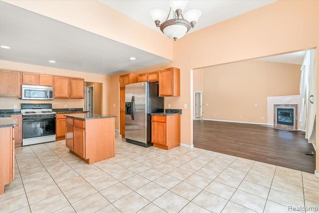 25889 Maple Drive, Taylor, MI 48180