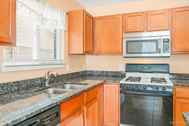 25889 Maple Drive, Taylor, MI 48180