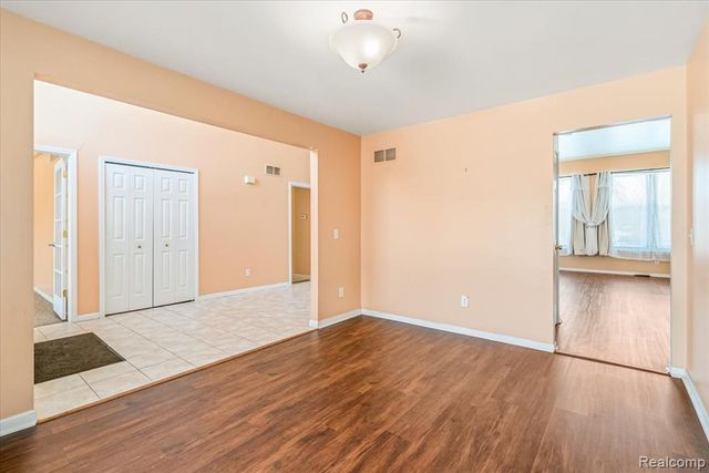 25889 Maple Drive, Taylor, MI 48180