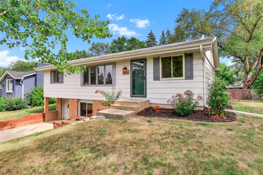 4616 Hillsboro Avenue N, New Hope, MN 55428 — photo 3