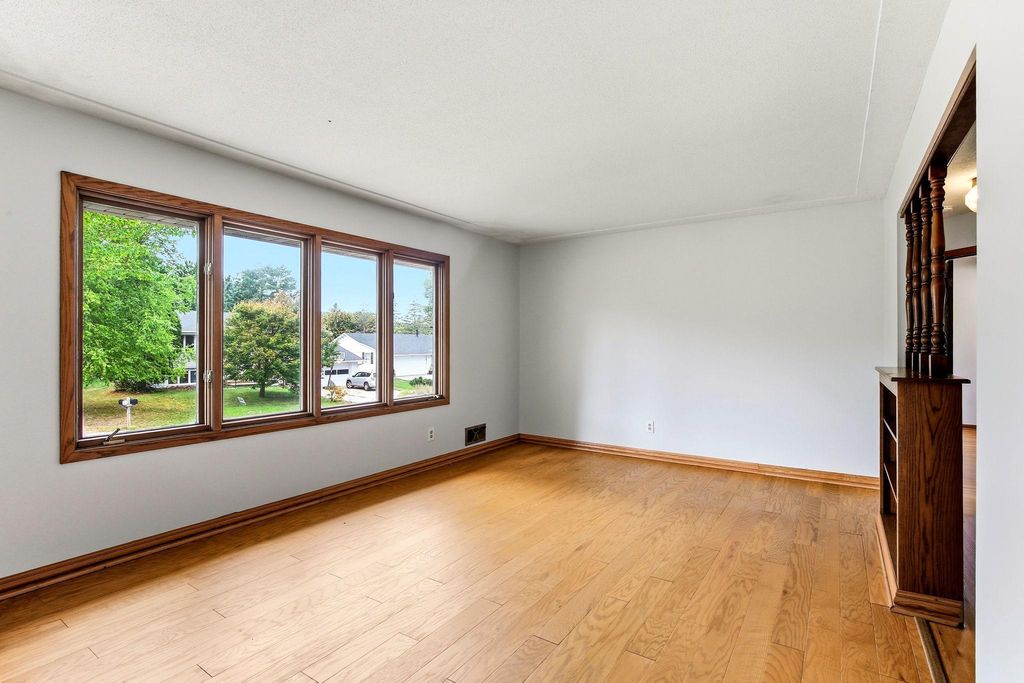 4616 Hillsboro Avenue N, New Hope, MN 55428 — photo 4