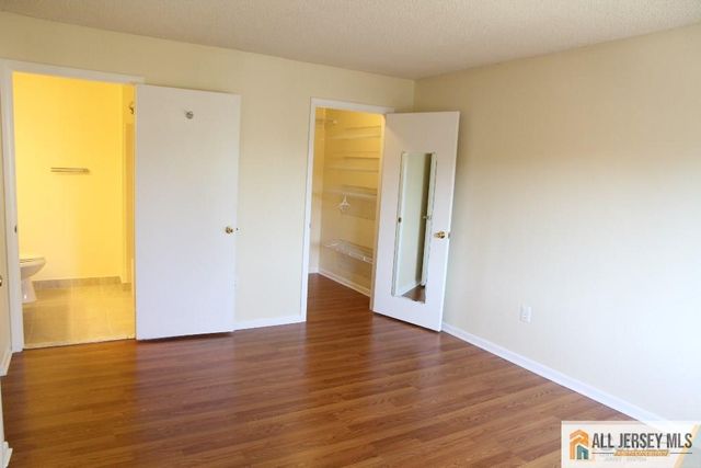 9006 Tamarron Drive, Plainsboro, NJ 08536
