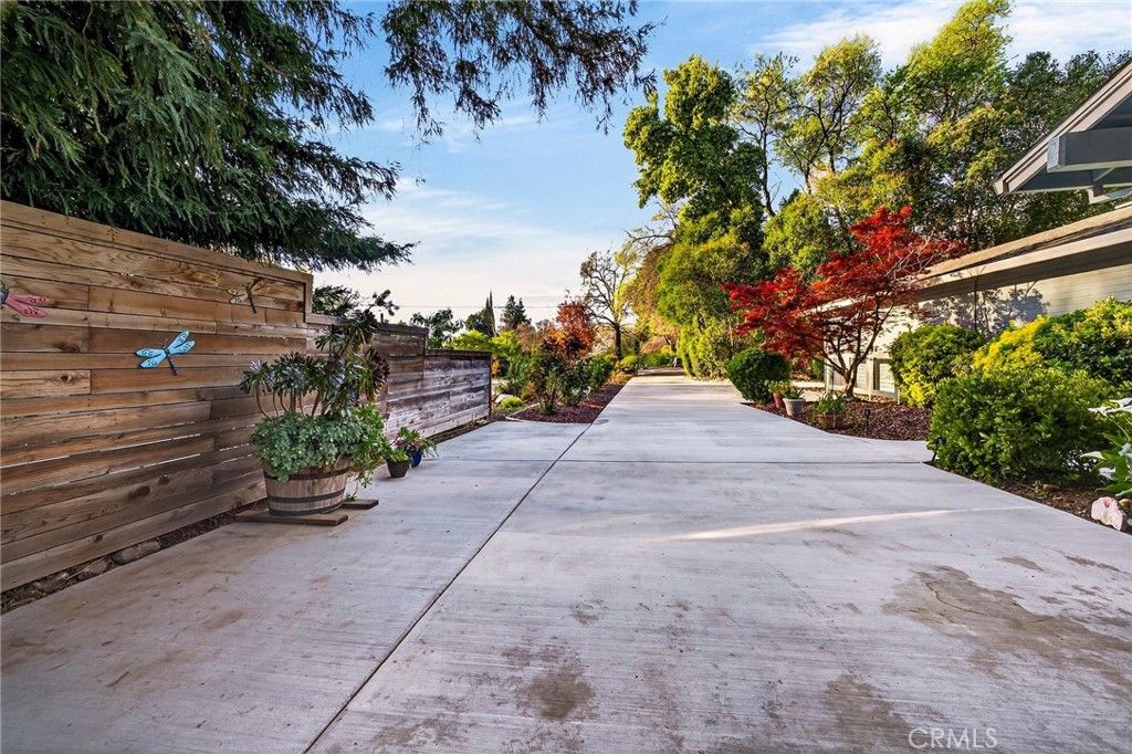 Image 2 of property listing at 1636 Oak Park, Chico, CA 95928