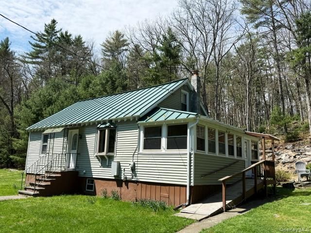 26 Woods Road, Yulan, NY 12792