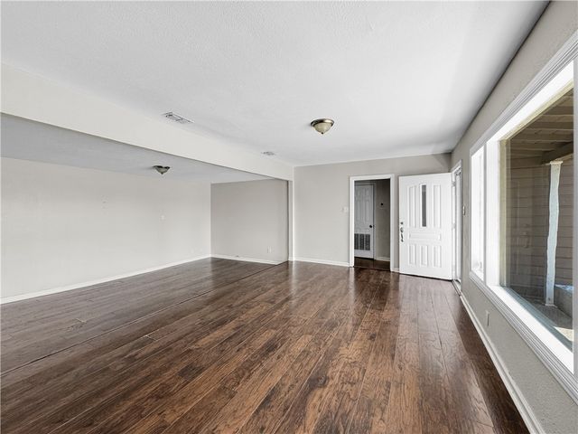 1034 McClendon St, Corpus Christi, TX 78404