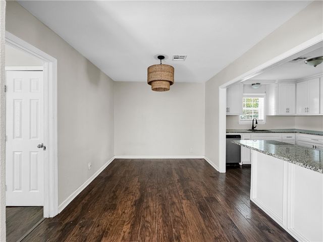 1034 McClendon St, Corpus Christi, TX 78404