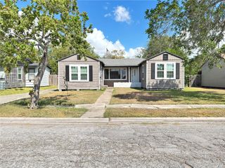 1034 McClendon St, Corpus Christi, TX 78404
