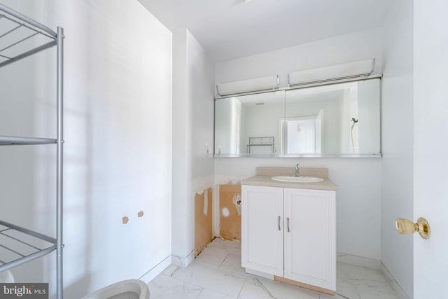 2040 HARBOUR DR, Palmyra, NJ 08065