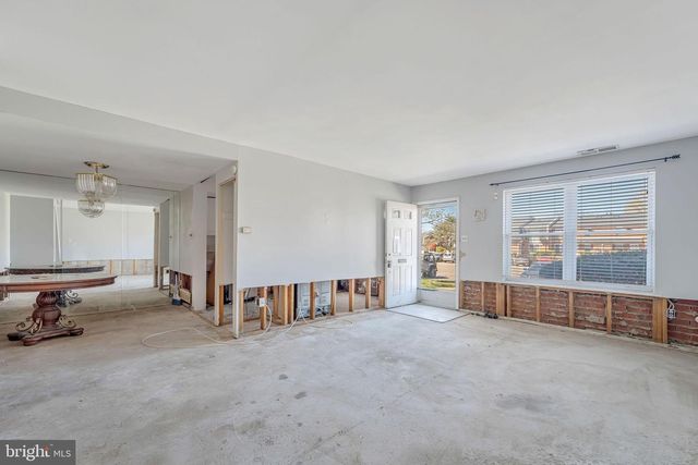 2040 HARBOUR DR, Palmyra, NJ 08065