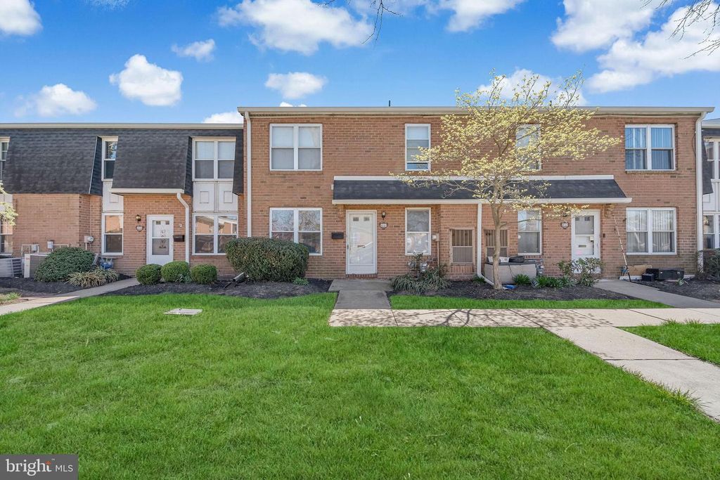 2040 HARBOUR DR, Palmyra, NJ 08065