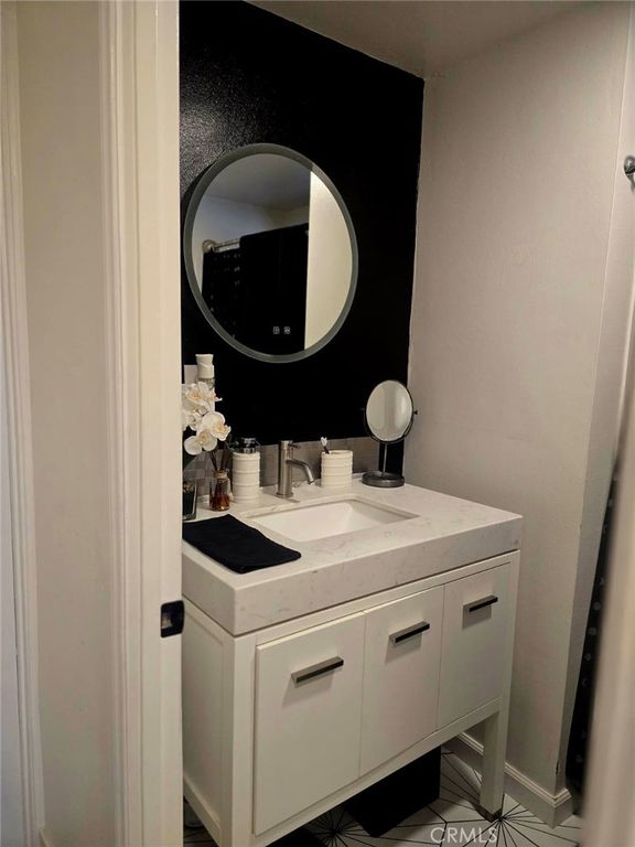 Image 13 of property listing at 15621 Beach blvd 28, Westminster, CA 92683