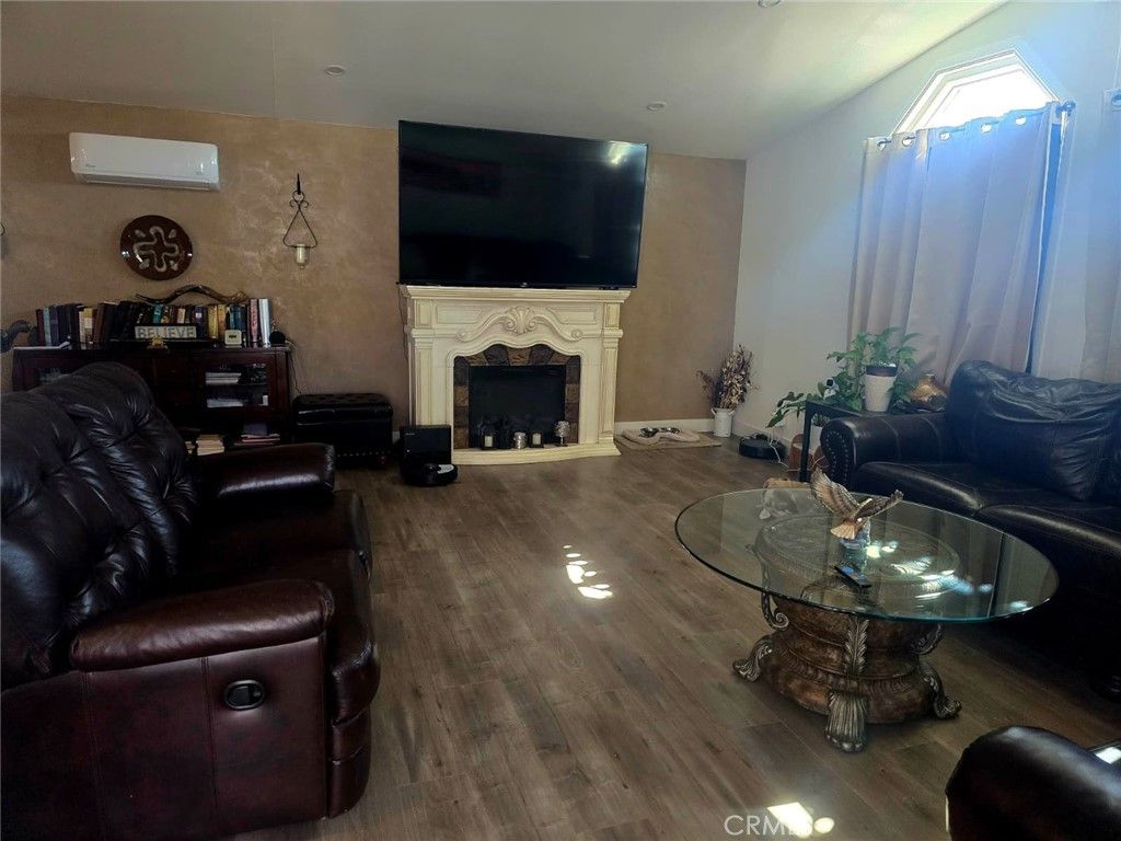 Image 7 of property listing at 15621 Beach blvd 28, Westminster, CA 92683